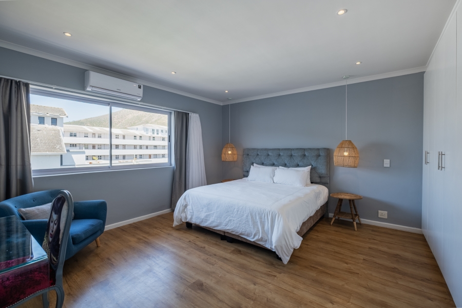 To Let 3 Bedroom Property for Rent in Sea Point Western Cape